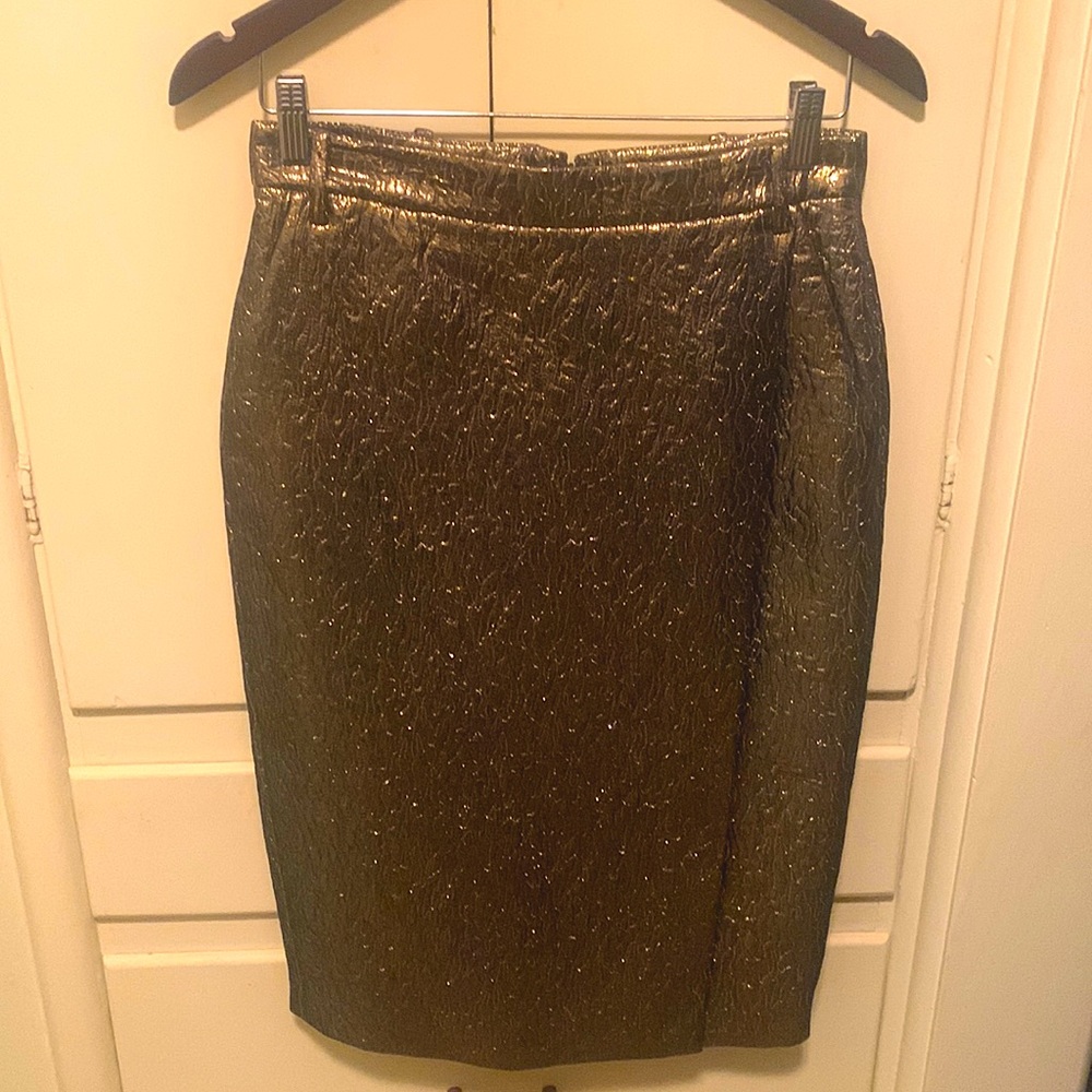 Gold textured lame’ overlap style